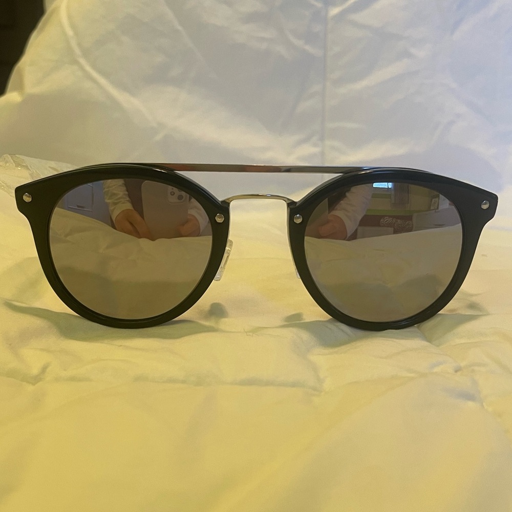 NWOT trendy sunglasses